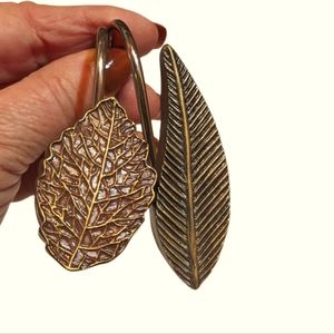 EUC Dual Leaf Shaped Deluxe Resin Metallic Finish Shower Curtain Hooks set of 12